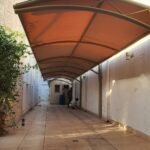 مظلات سيارات قماش PVC | معلم تركيب مظلات محترف في المبرز